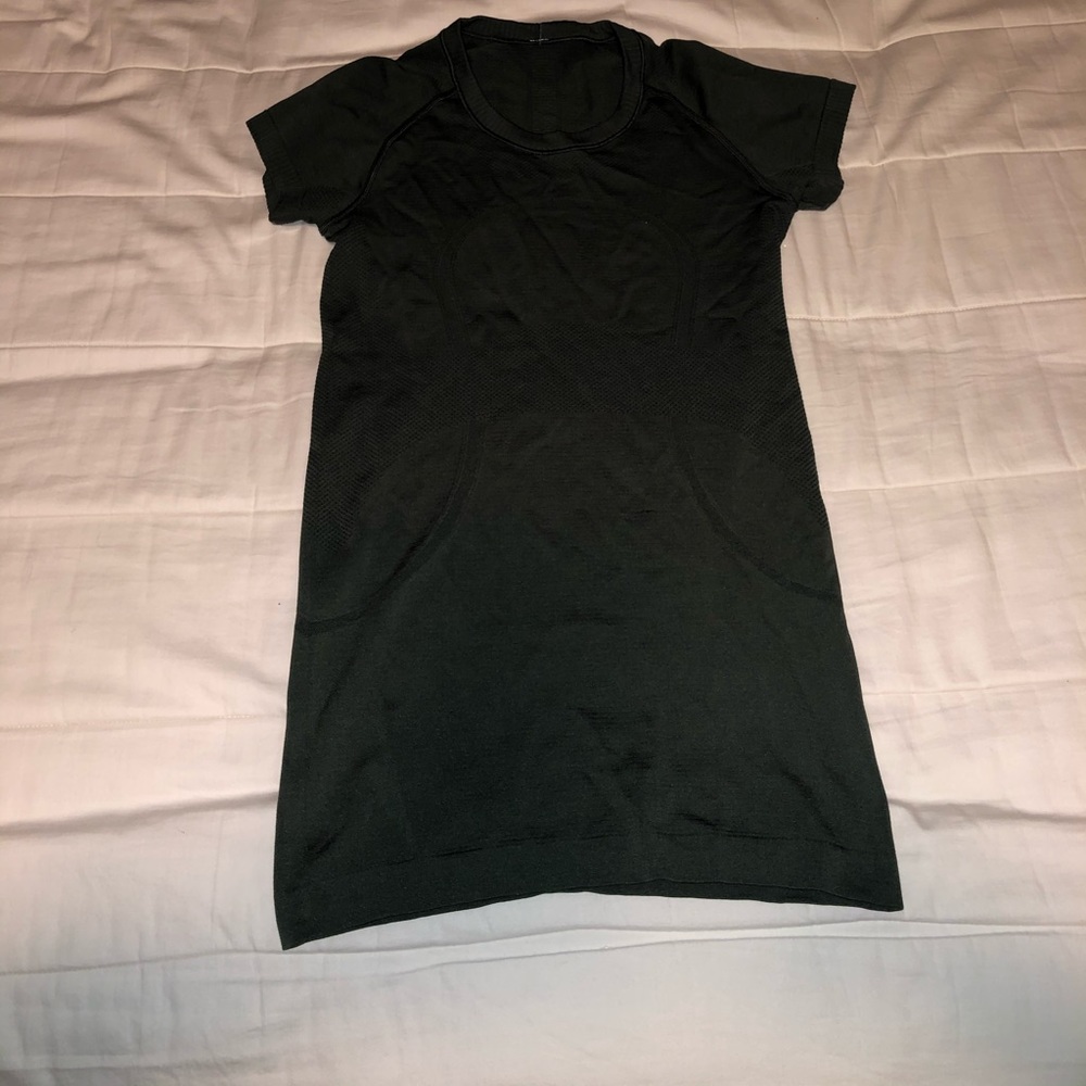 Lulu lemon swiftly tech short sleeve